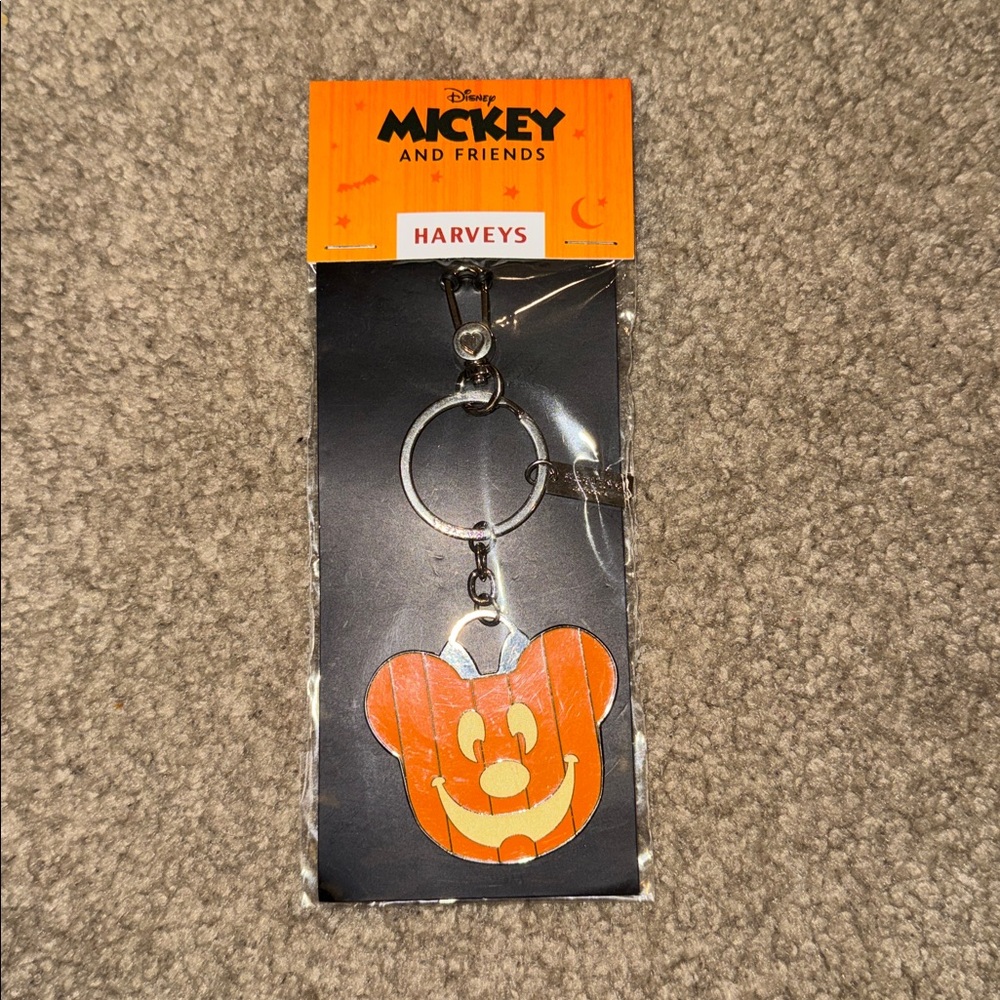 NWT Limited Edition Harveys Orange Mickey Mouse Pumpkin Keychain